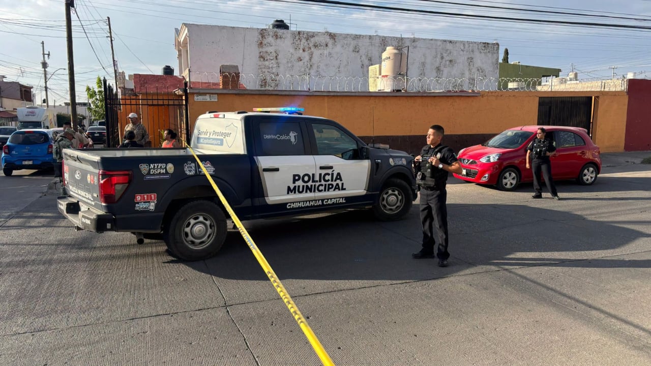 Muere conductor de plataforma dentro de vehículo en la Ponce de León